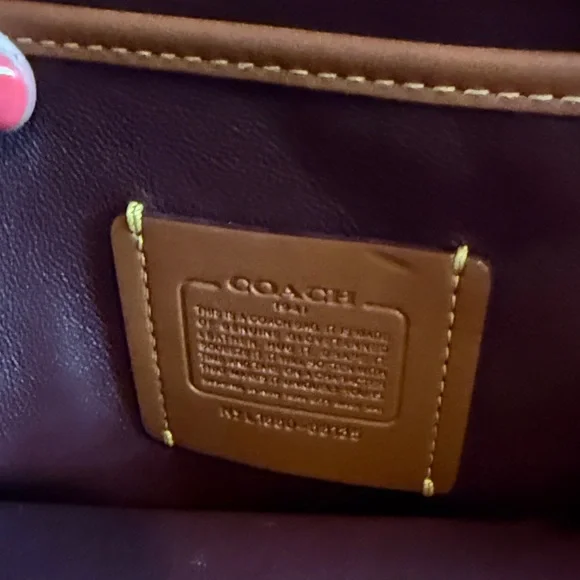 Coach Black Leather Crossbody Kisslock Bag with Gold Accents - Picture 7 of 8